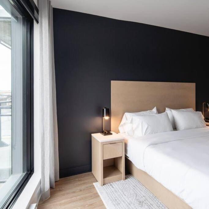 Mind Blowing City View - 2 Beds - Pool & Spa - Downtown Montréal Exteriör bild